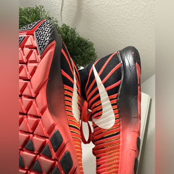 Nike free train Force Flyknit Athletic Shoes - Red, Black, and White - Picture 7 of 7